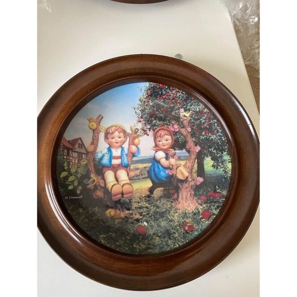 MJ Hummel Little Companions Collectors Plates - Lot of 6 with certificates - Picture 1 of 10